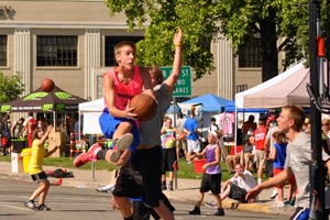 6-30-2014-spokane-hoopfest-players
